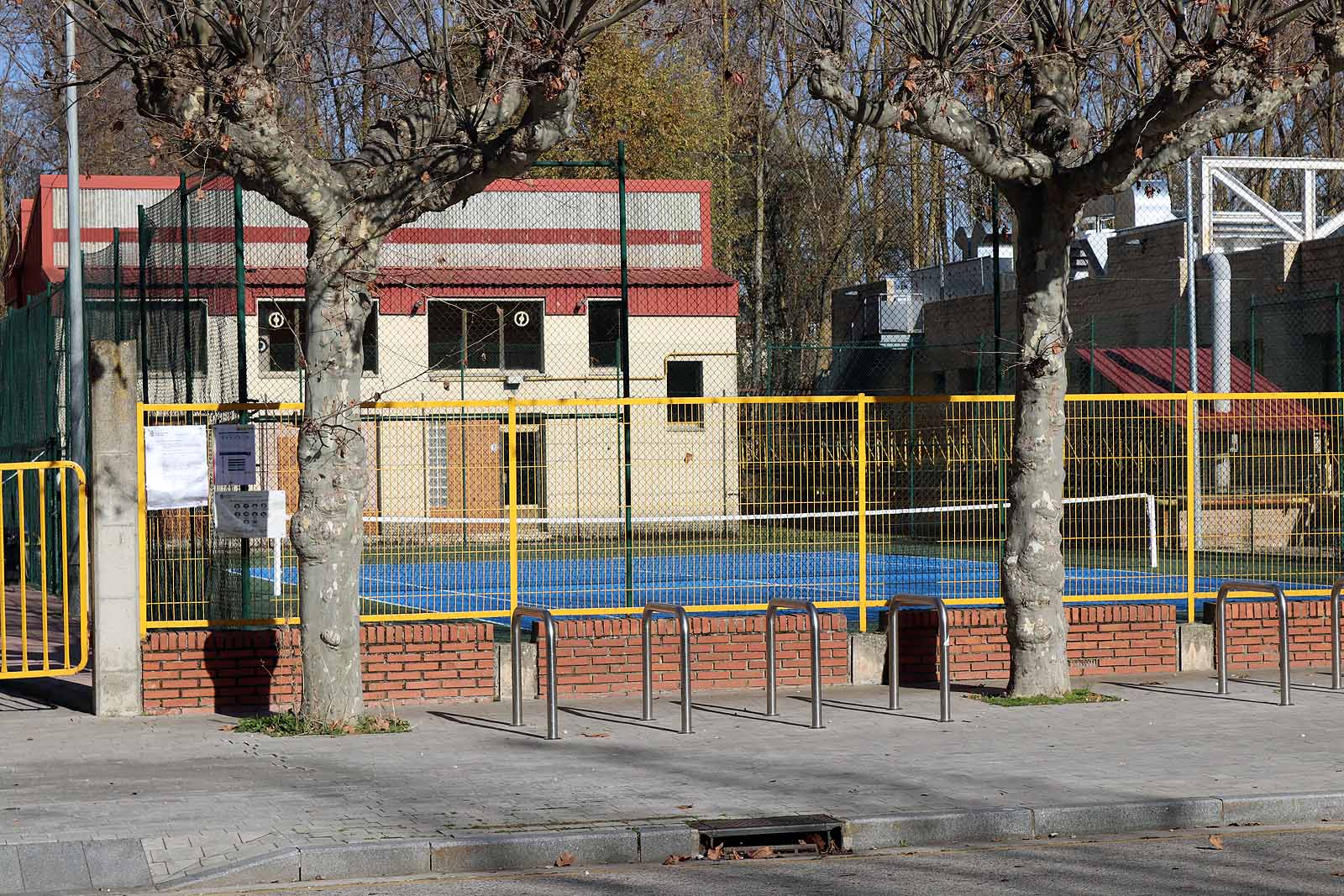 El Ayuntamiento clausura sus instalaciones ante el avance de la covid.