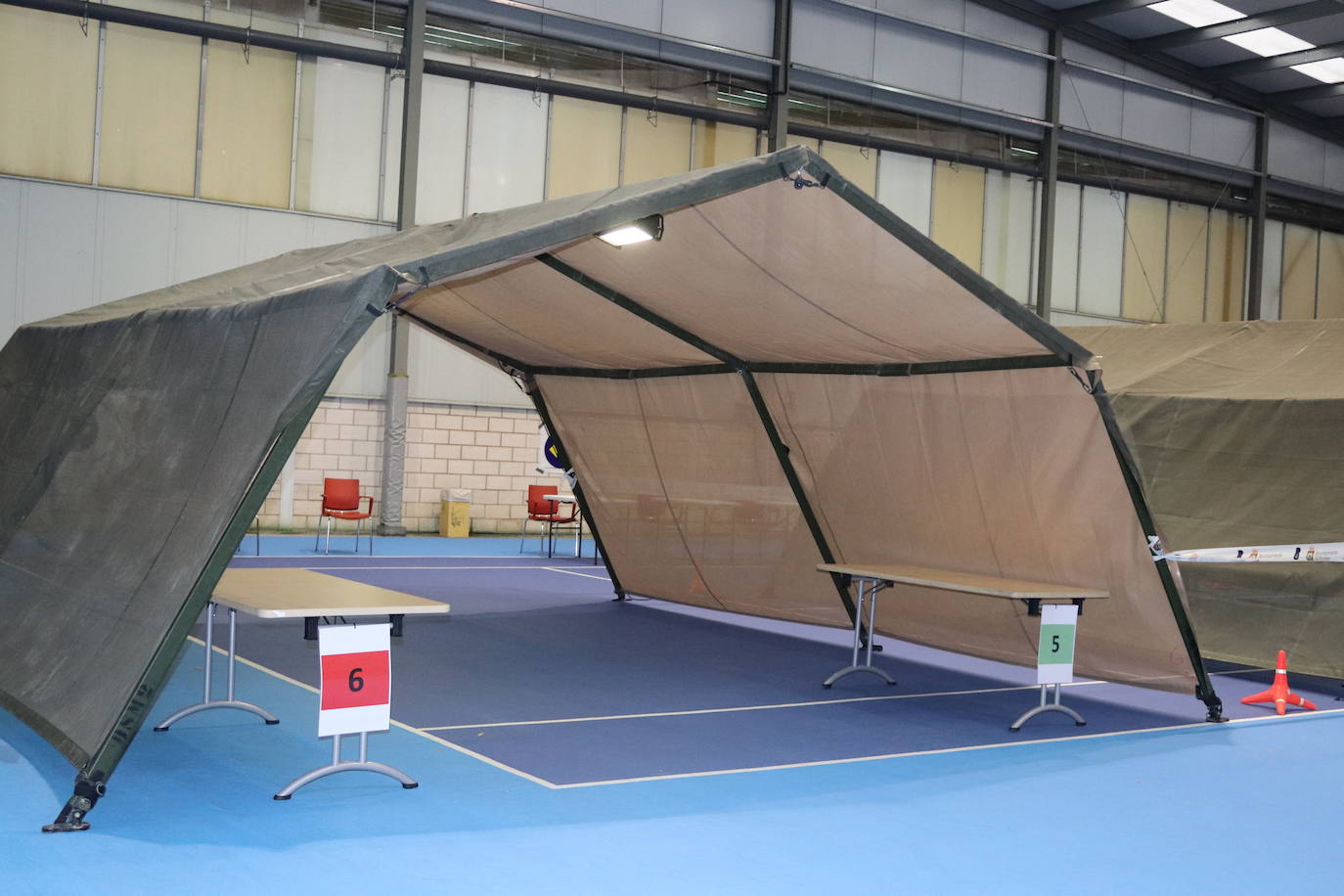 Fotos: Las pistas de tenis de El Plantío acogen las carpas del cribado en Burgos