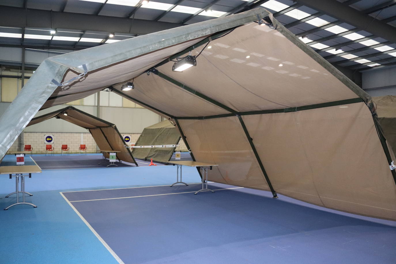 Fotos: Las pistas de tenis de El Plantío acogen las carpas del cribado en Burgos