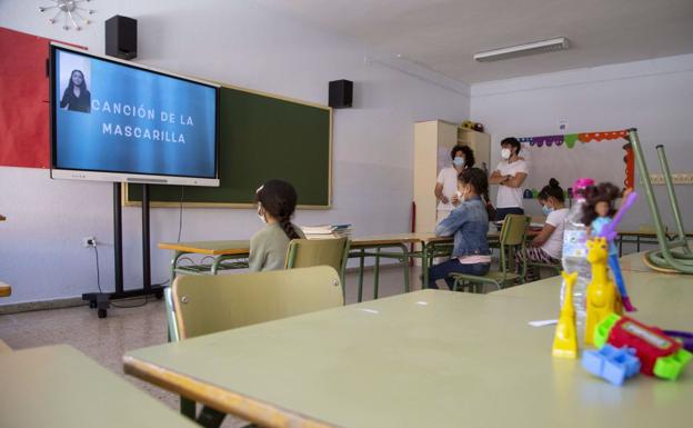 Sanidad pone en cuarentena otras dos aulas en Burgos