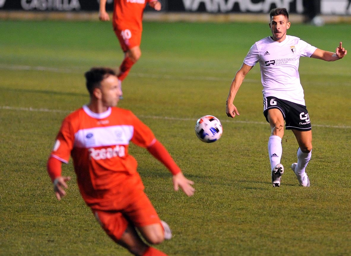 Fotos: El Burgos CF logra la segunda plaza tras vencer al Marino de Luanco (2-0)