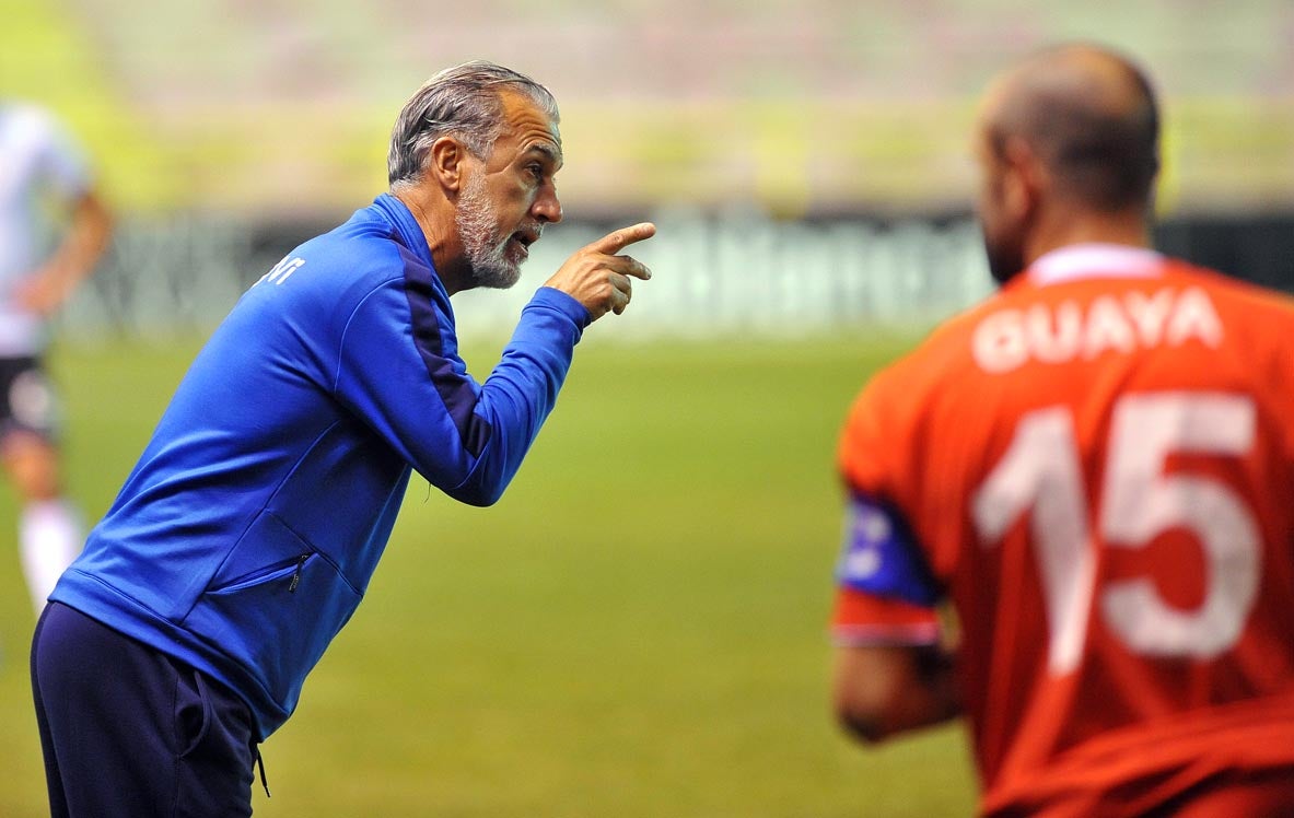 Fotos: El Burgos CF logra la segunda plaza tras vencer al Marino de Luanco (2-0)