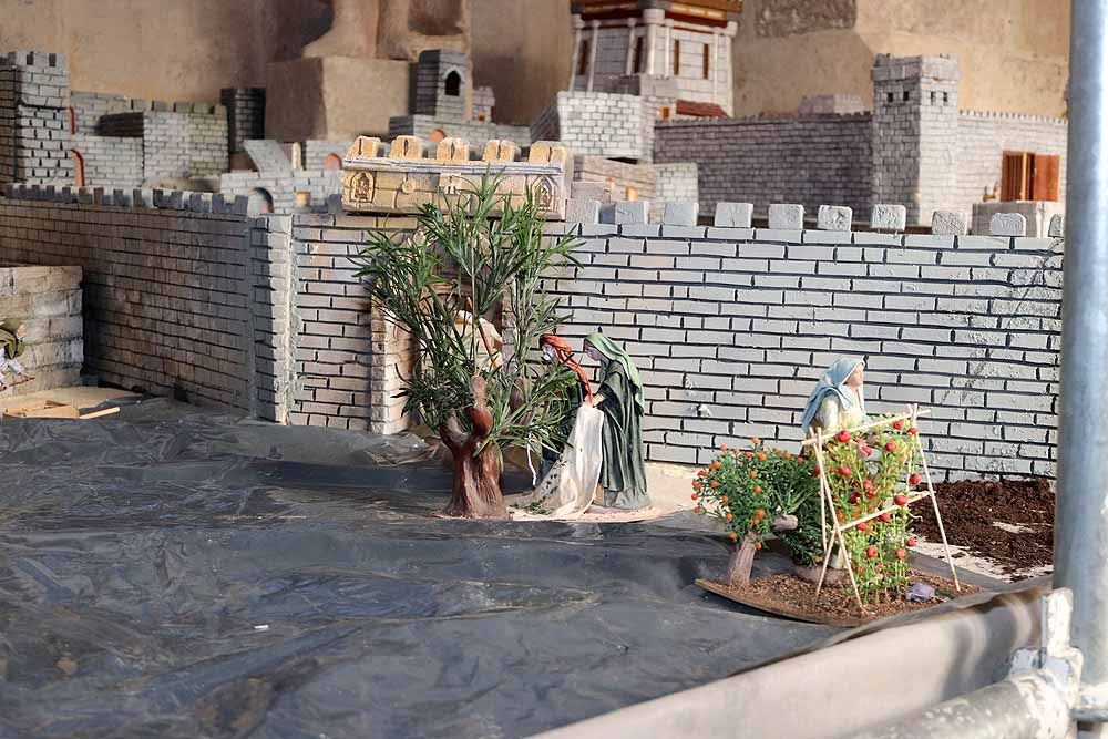 Fotos: El Belén de la Catedral de Burgos se prepara para una edición en reducido por la covid-19