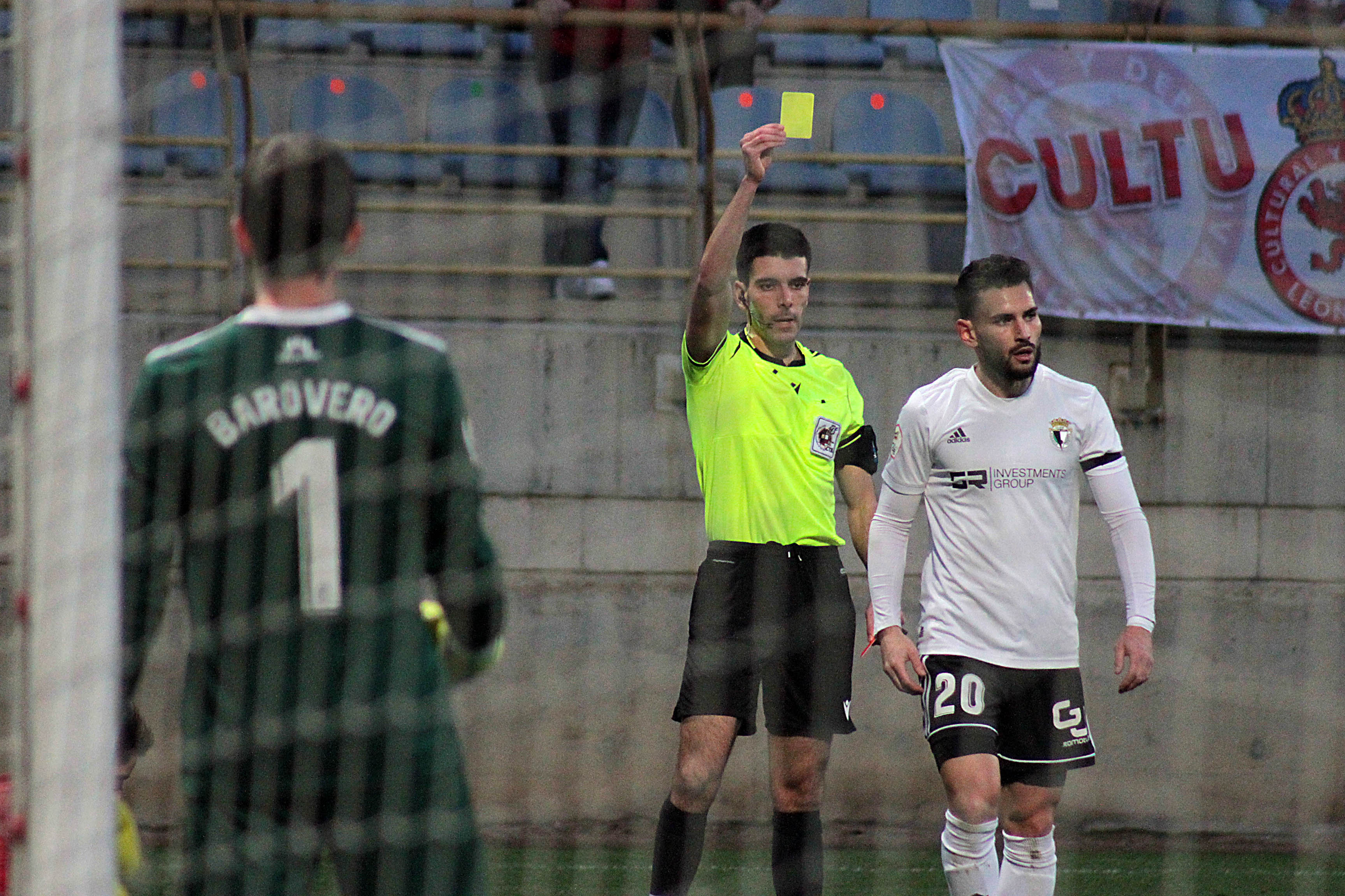 Fotos: El Burgos CF no puede pasar del empate en el Reino de León