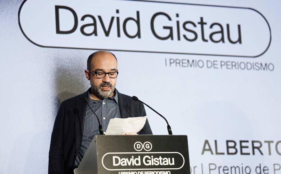 Alberto Olmos durante su discurso.