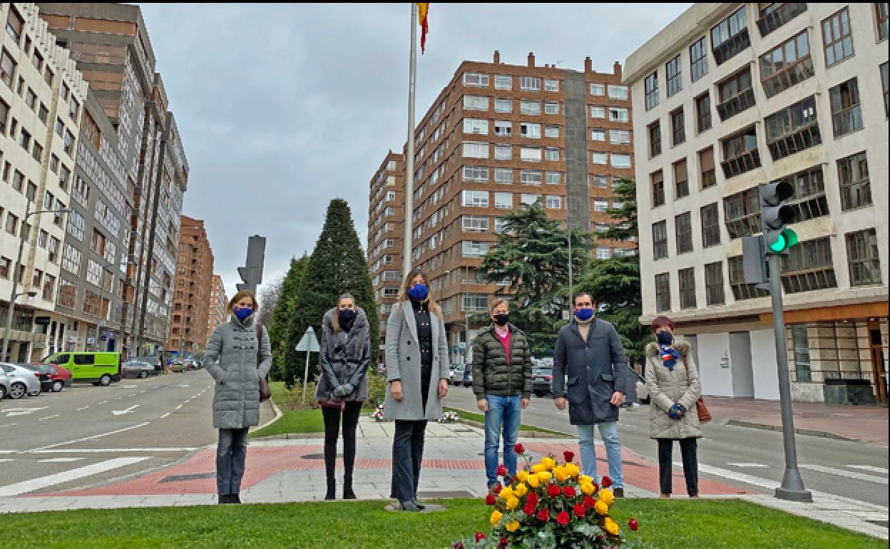 Concejales del PP en el Ayuntamiento de Burgos en el homenaje a la Constitución. 