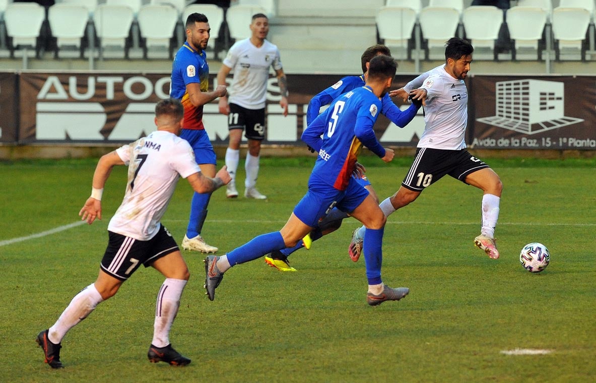 Fotos: El Burgos CF se apunta a la Copa