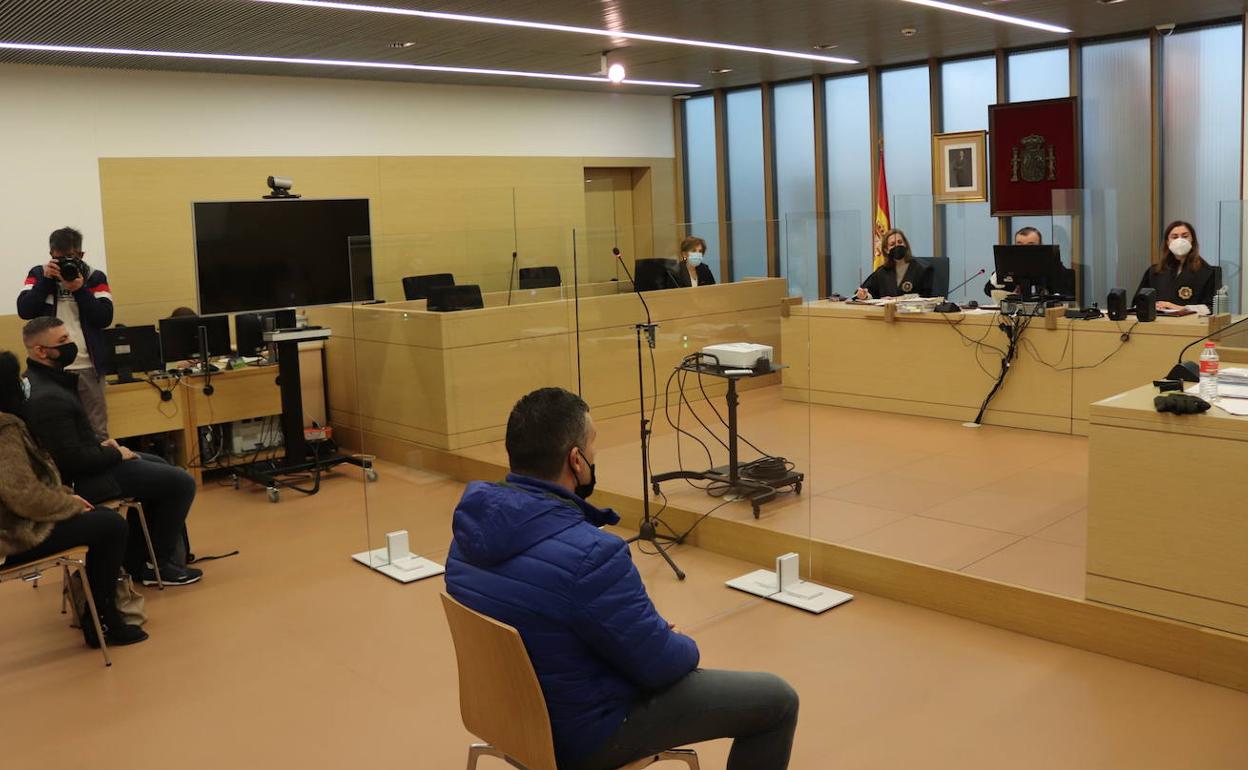 Los dos acusados, en el juicio oral celebrado este miércoles en la Audiencia Provincial de Burgos.