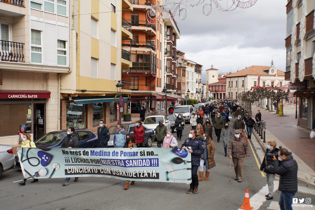 Fotos: Manifestación en Villarcayo en defensa del centro de especialidades