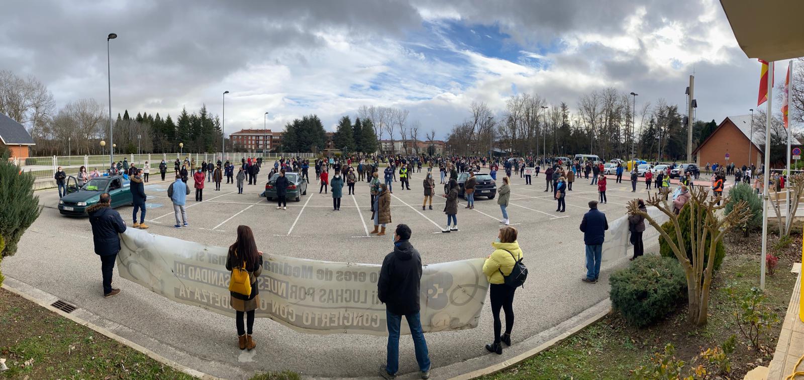 Fotos: Manifestación en Villarcayo en defensa del centro de especialidades