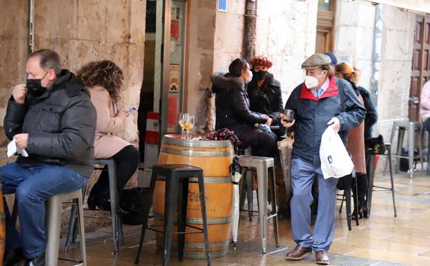 Paraguas, compras y vermut en el primer fin de semana sin restricciones exclusivas en Burgos