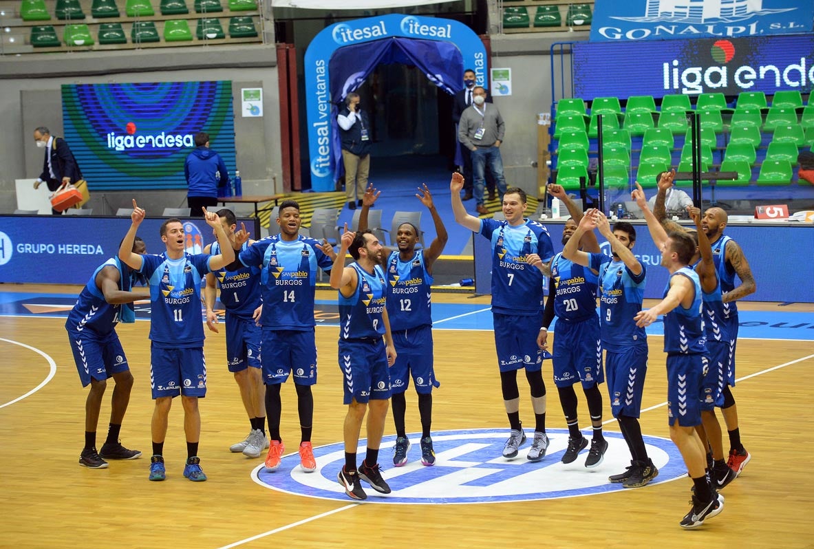 Fotos: El San Pablo celebra la clasificación para la Copa con victoria