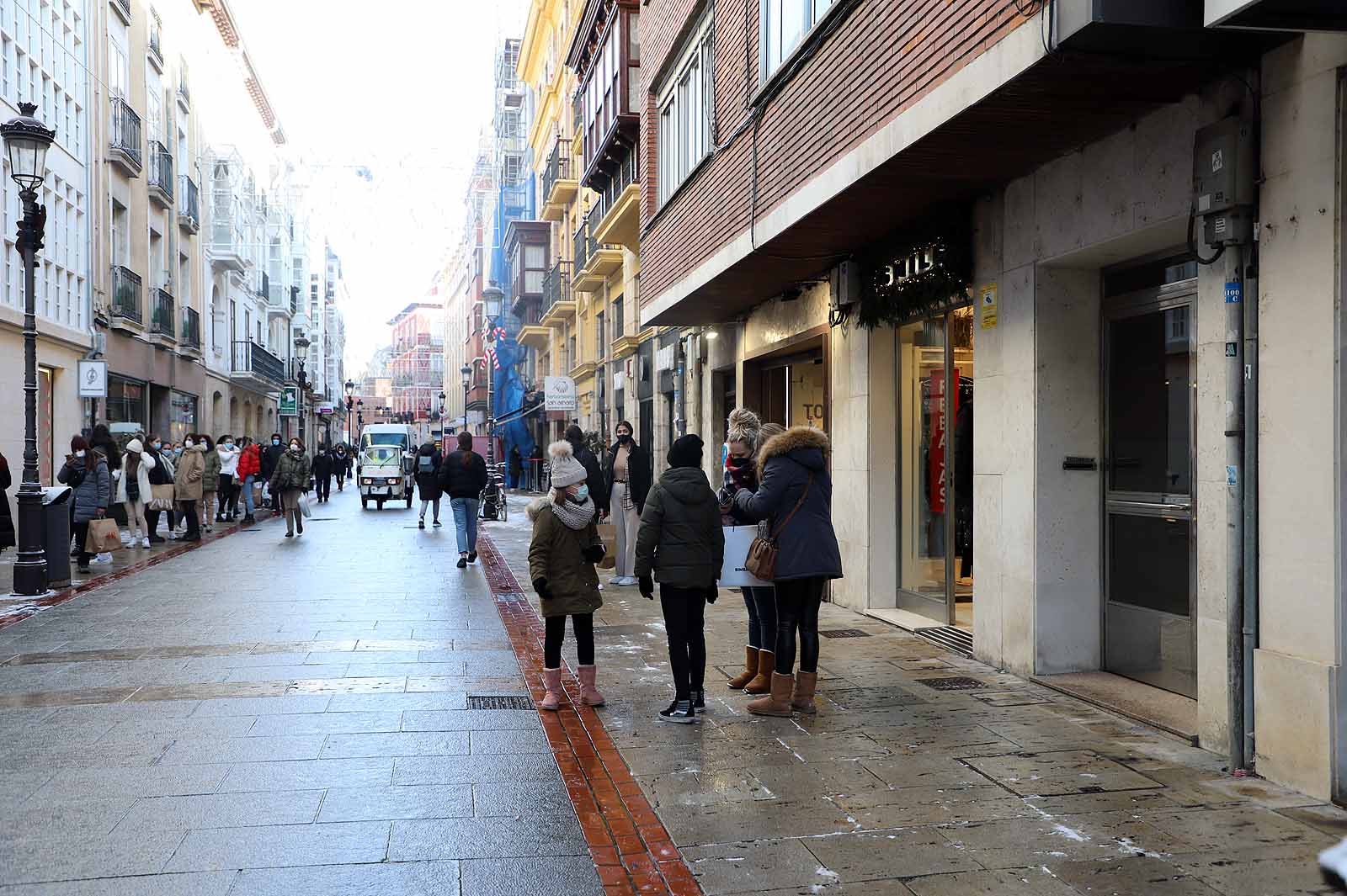 Fotos: Colas en algunos establecimientos para aprovechas las ofertas de invierno