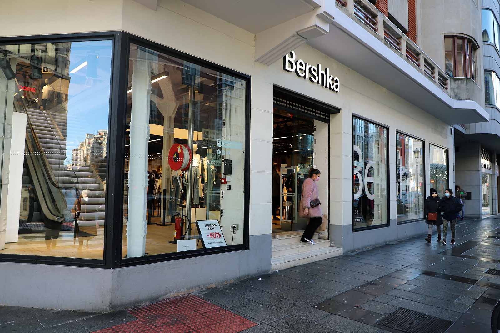 Fotos: Colas en algunos establecimientos para aprovechas las ofertas de invierno