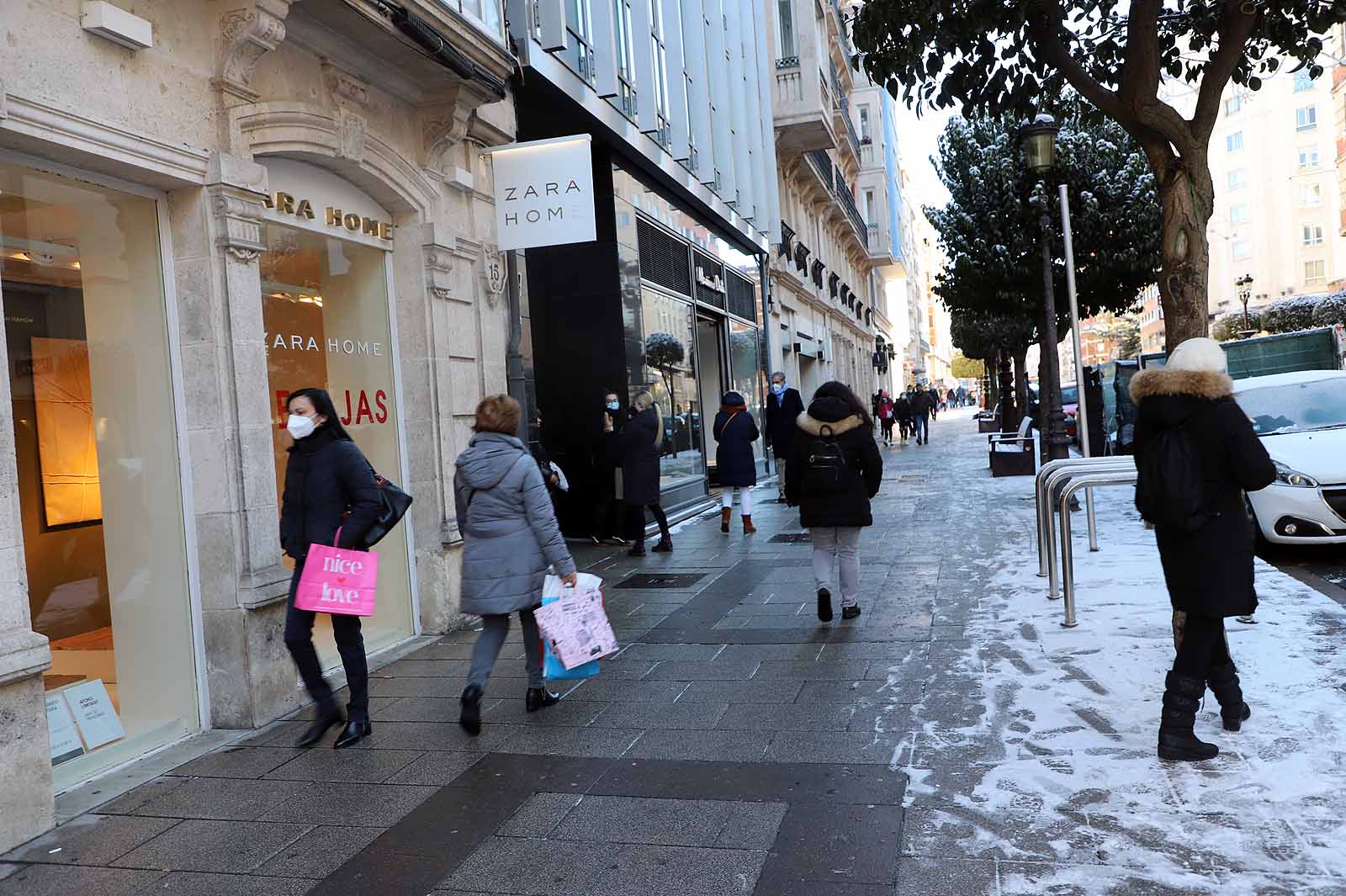 Fotos: Colas en algunos establecimientos para aprovechas las ofertas de invierno