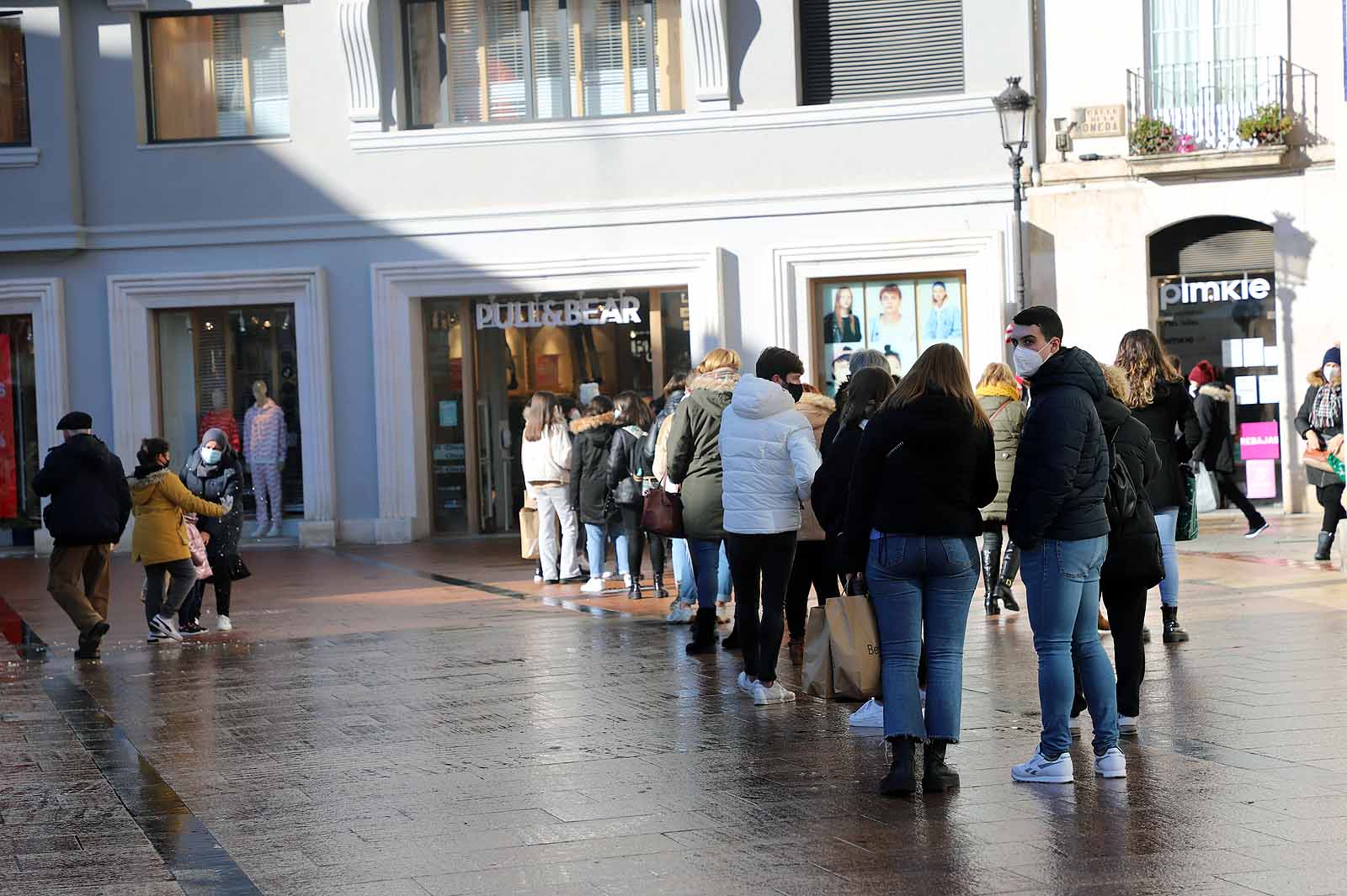 Fotos: Colas en algunos establecimientos para aprovechas las ofertas de invierno