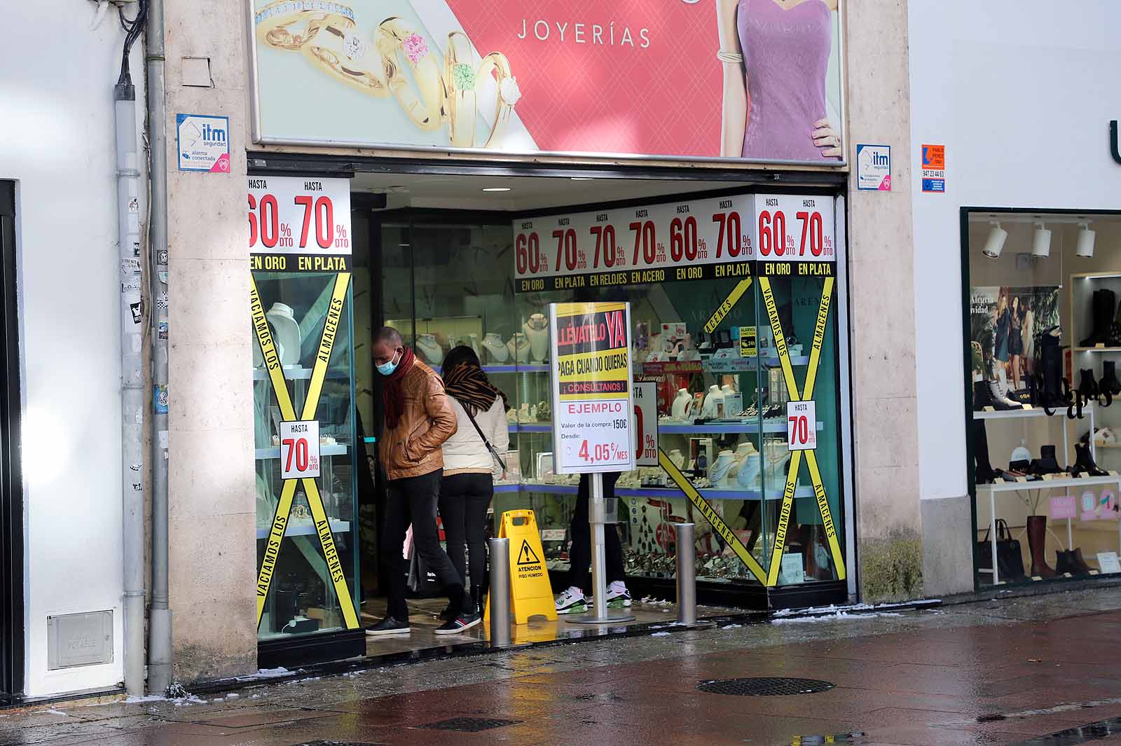 Fotos: Colas en algunos establecimientos para aprovechas las ofertas de invierno