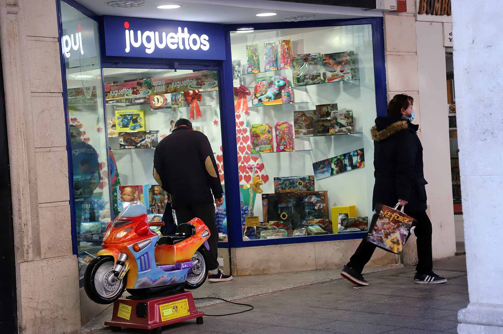 Fotos: Colas en algunos establecimientos para aprovechas las ofertas de invierno
