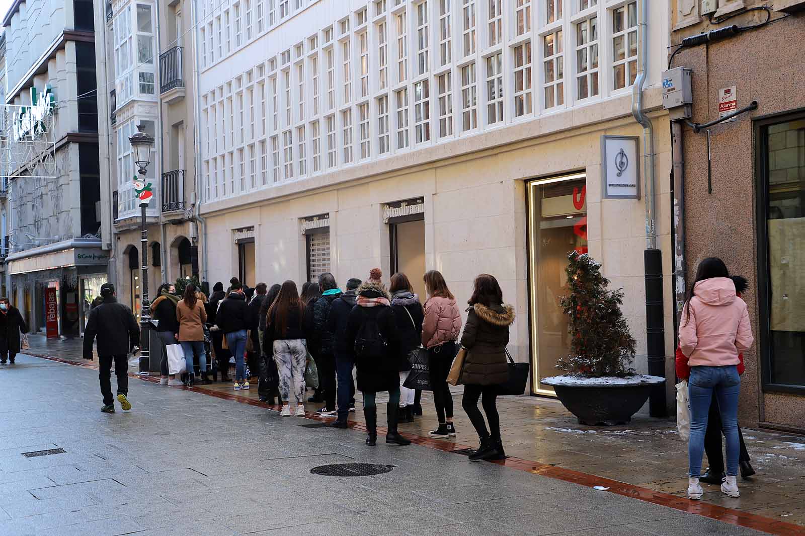 Fotos: Colas en algunos establecimientos para aprovechas las ofertas de invierno