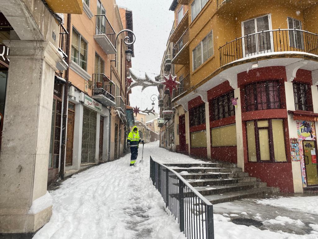 Fotos: Aranda de Duero se levanta cubierta de nieve