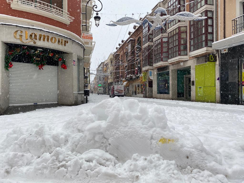 Fotos: Aranda de Duero se levanta cubierta de nieve