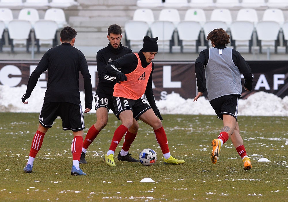 Fotos: El Burgos CF golea al Real Oviedo B