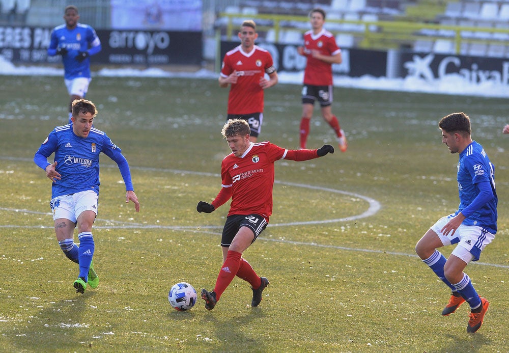 Fotos: El Burgos CF golea al Real Oviedo B