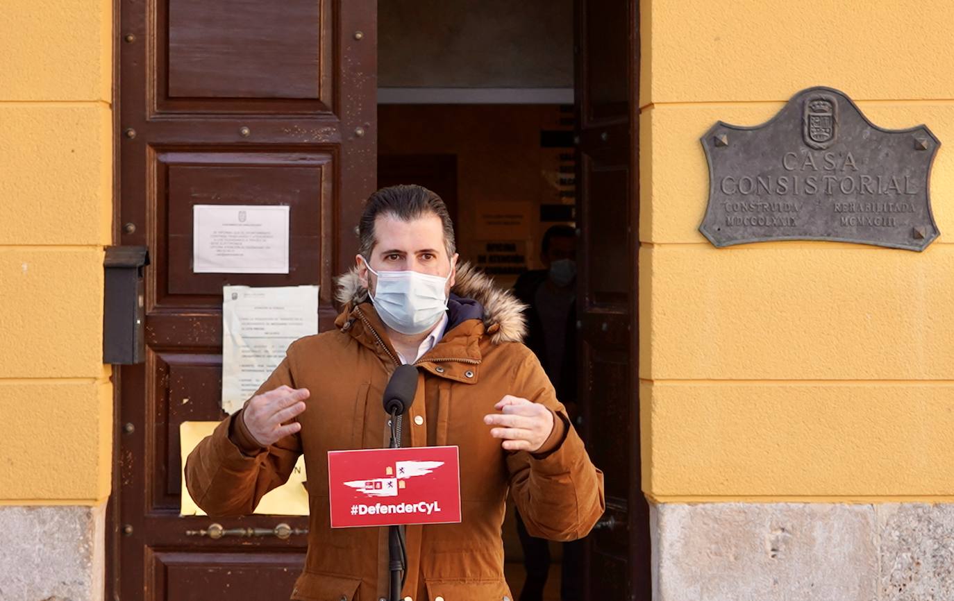 Tudanca, preocupado porque considera que «las batallas de poder» de PP y Cs «ya afectan a la vida de la gente»