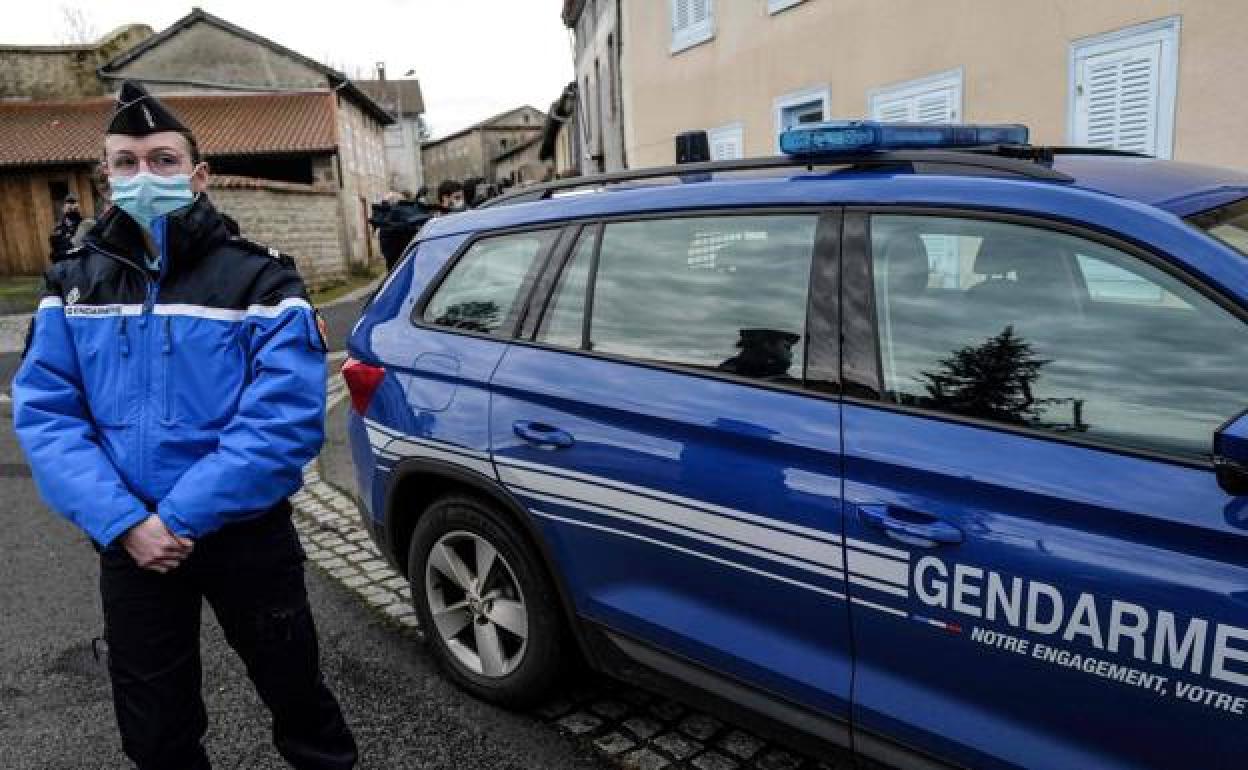 Una agente de la policía francesa. 