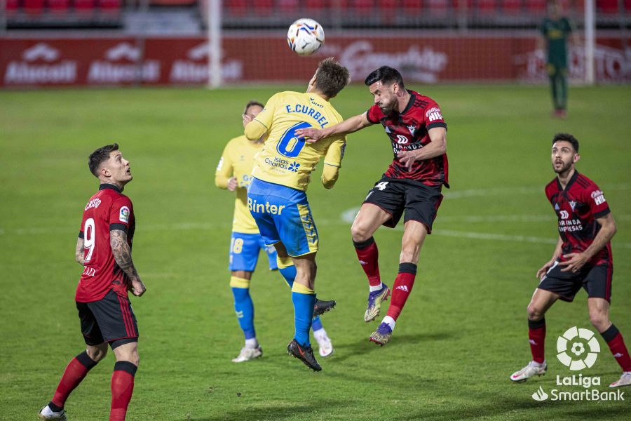 Fotos: El Mirandés se reencuentra con la victoria en Anduva