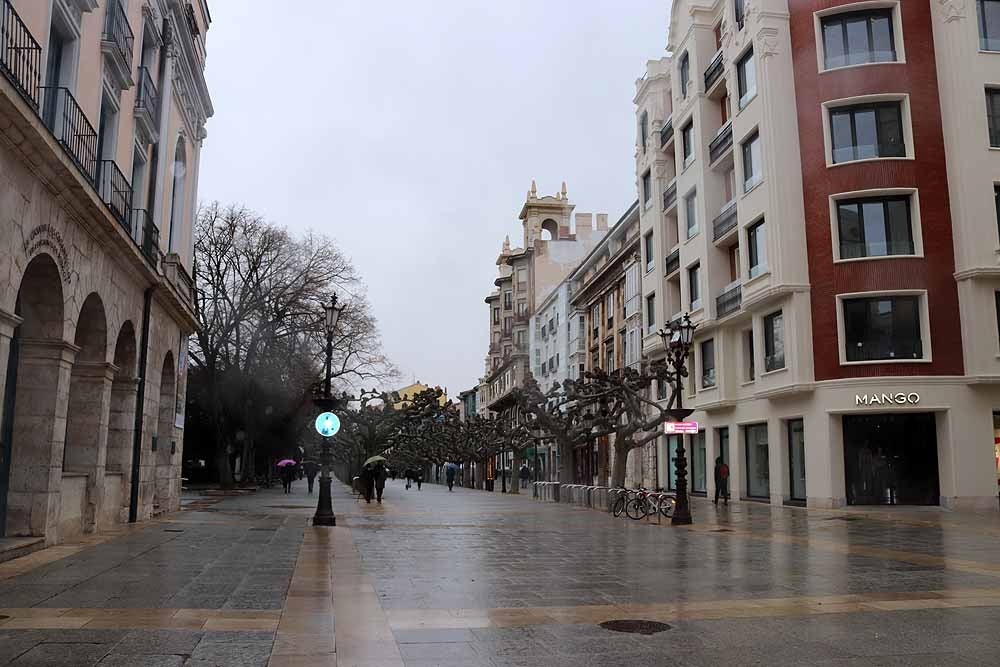 Fotos: Las calles de Burgos notan la ausencia de las fiestas por el patrón San Lesmes