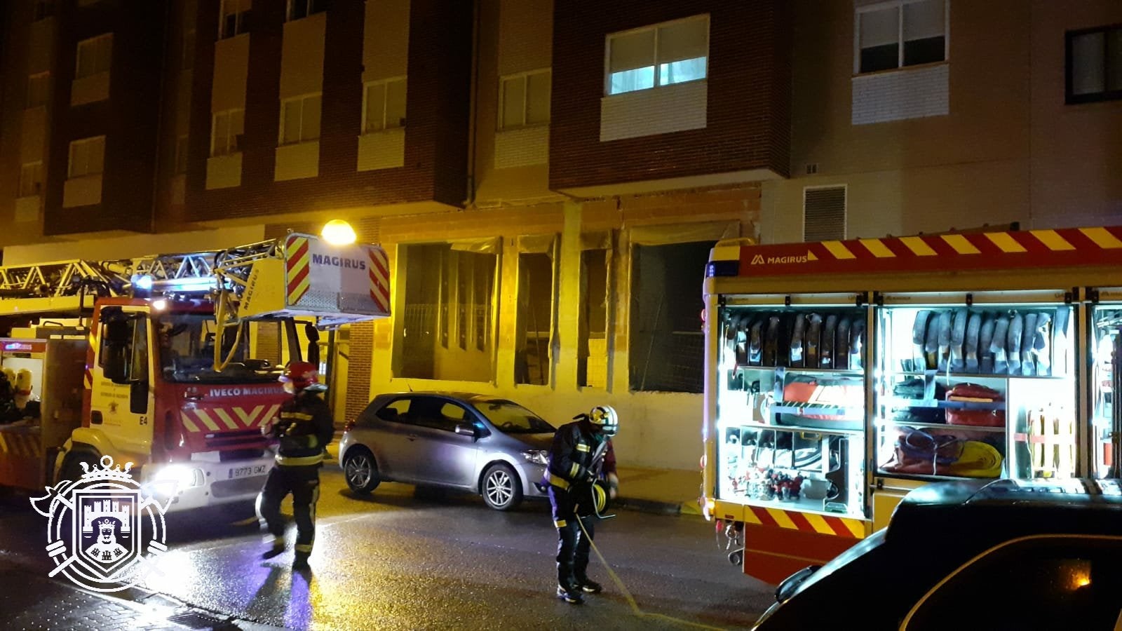 Imagen de las labores de los Bomberos de Burgos en el lugar. 