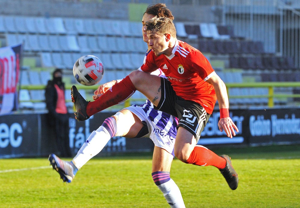 Fotos: El Burgos CF, más líder