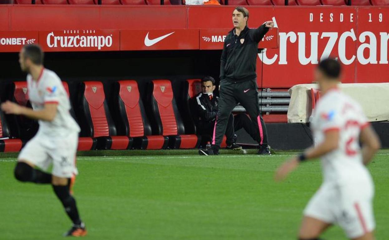 Lopetegui, durante el Sevilla-Barça.