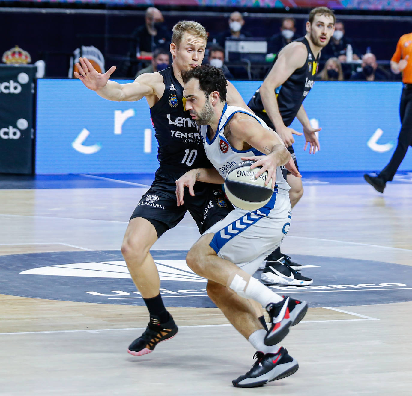 Derrota de los burgaleses ante el Lenovo Tenerife en su primer partido copero.