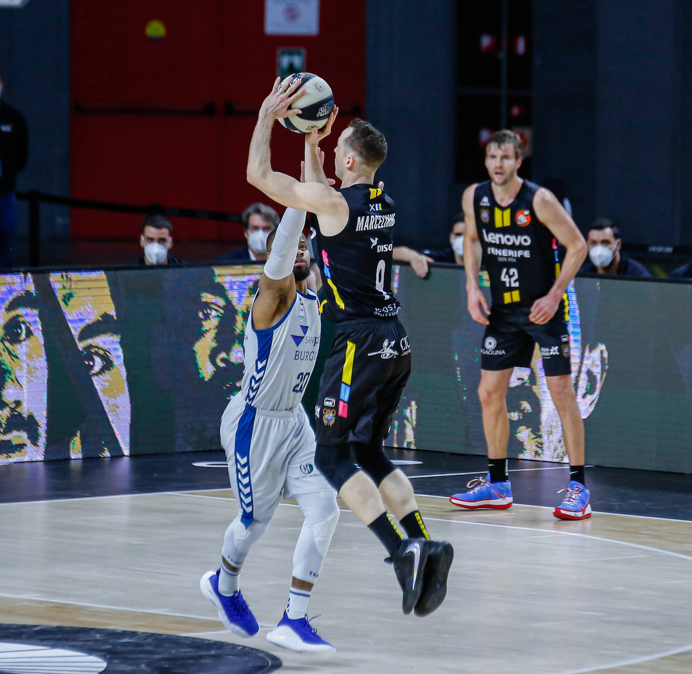 Derrota de los burgaleses ante el Lenovo Tenerife en su primer partido copero.