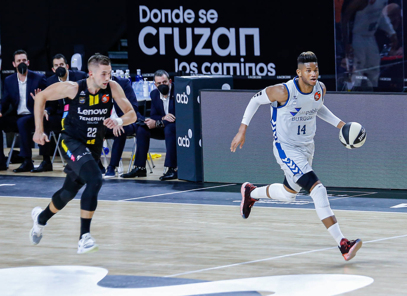 Derrota de los burgaleses ante el Lenovo Tenerife en su primer partido copero.