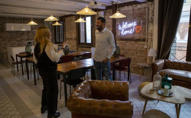 Galería. Visita al interior de un 'coliving' en el barrio de Malasaña. 