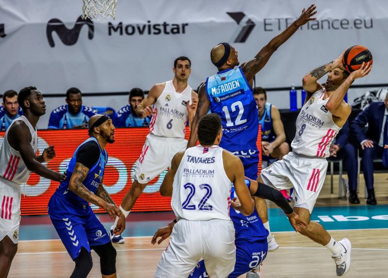 Los blancos dominaron el encuentro desde el primer minuto.