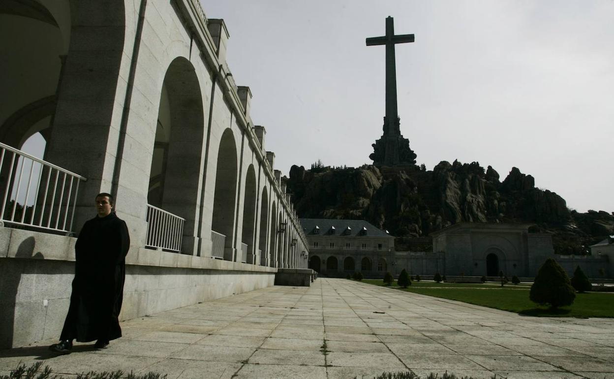 Un monje en la abadía del Valle de los Caídos.