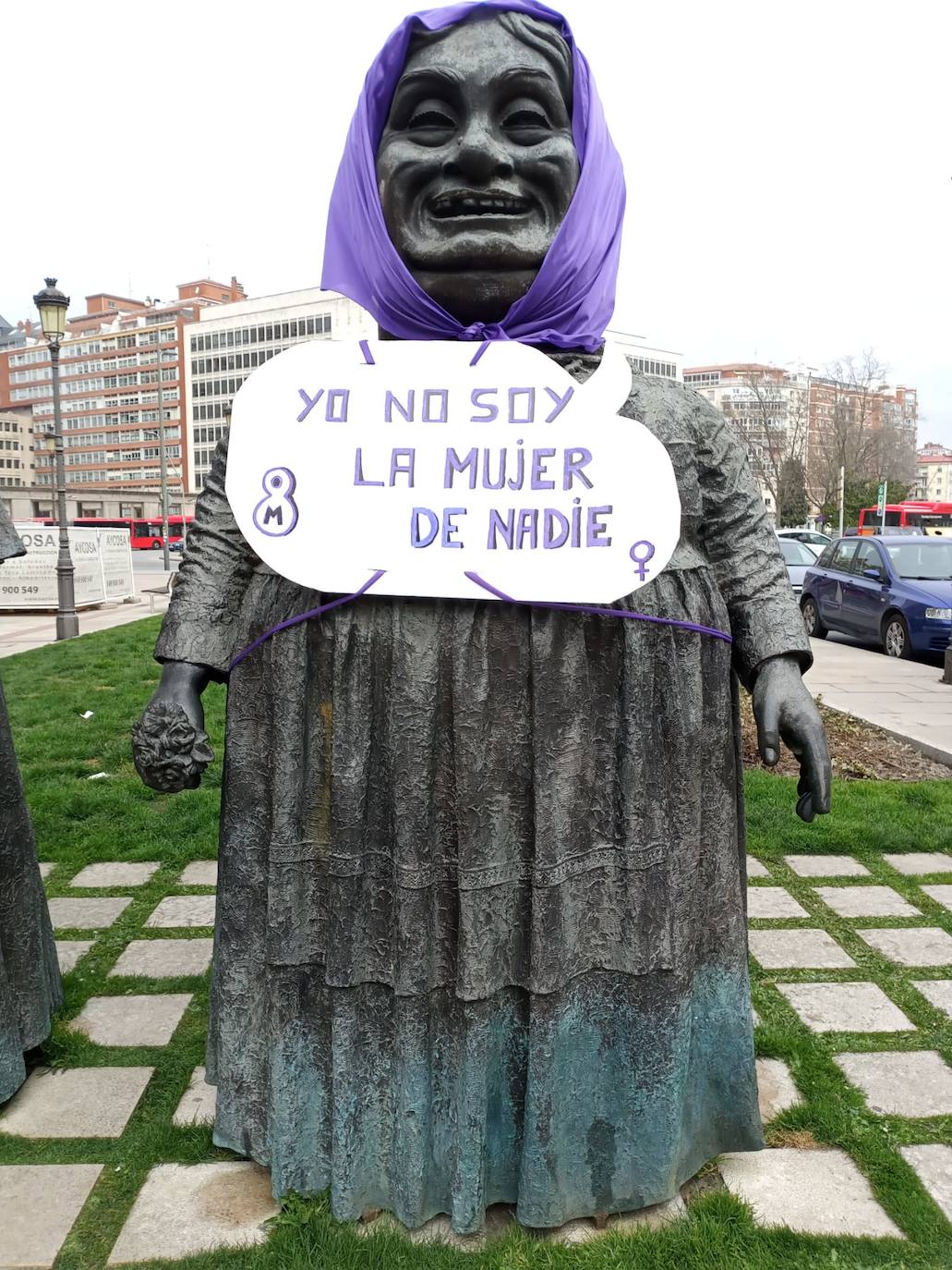 Fotos: Carteles con los que ha amanecido Burgos este domingo