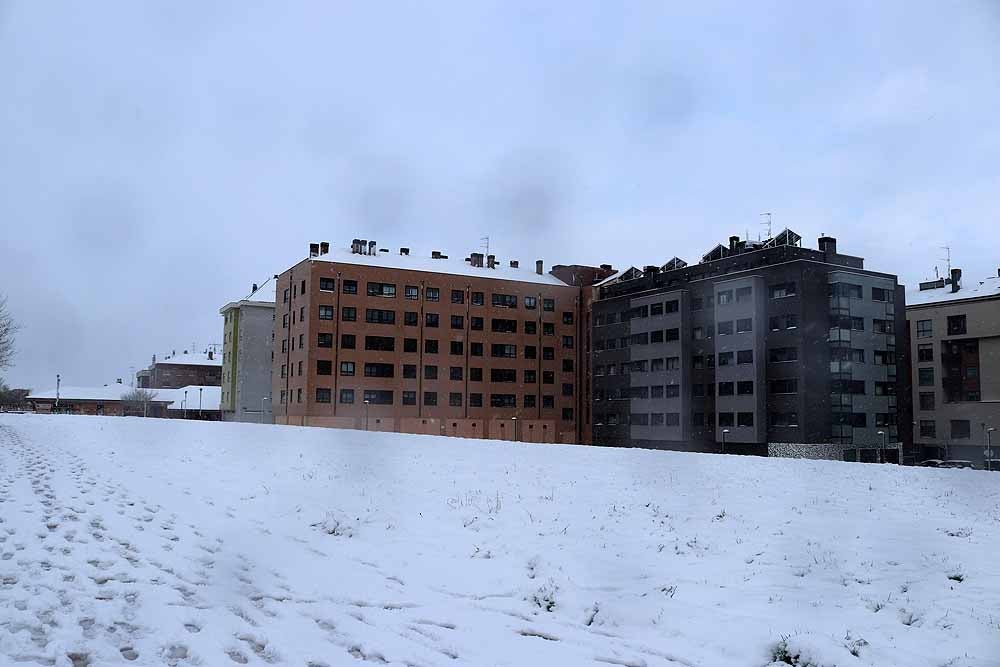 Fotos: La nieve también cubre Gamonal y Fuentecillas