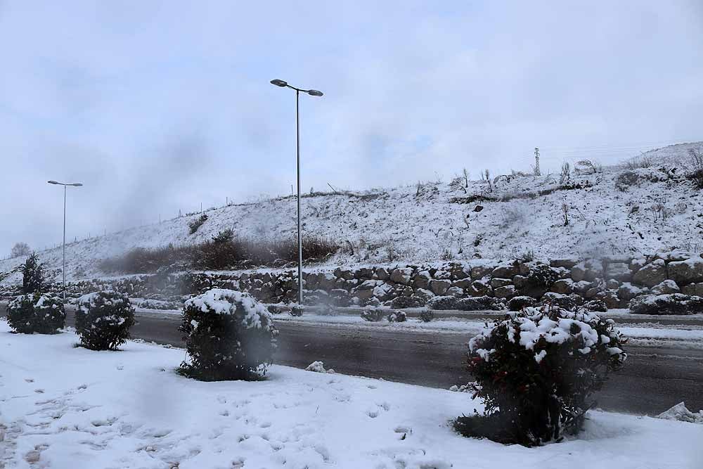 Fotos: La nieve también cubre Gamonal y Fuentecillas