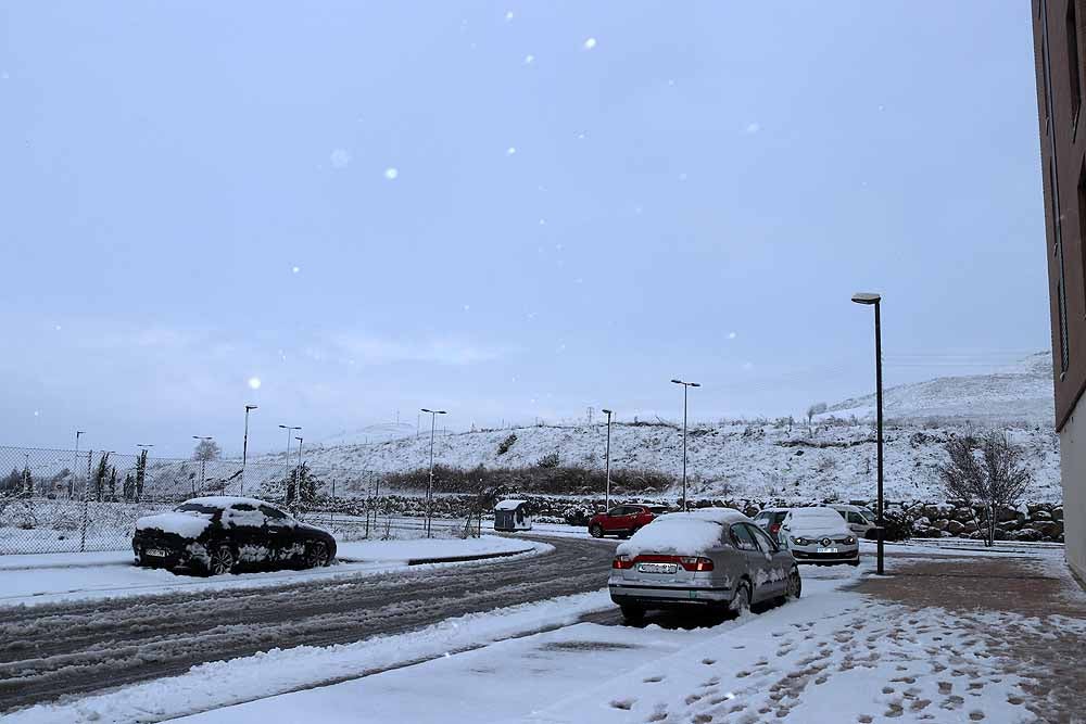 Fotos: La nieve también cubre Gamonal y Fuentecillas