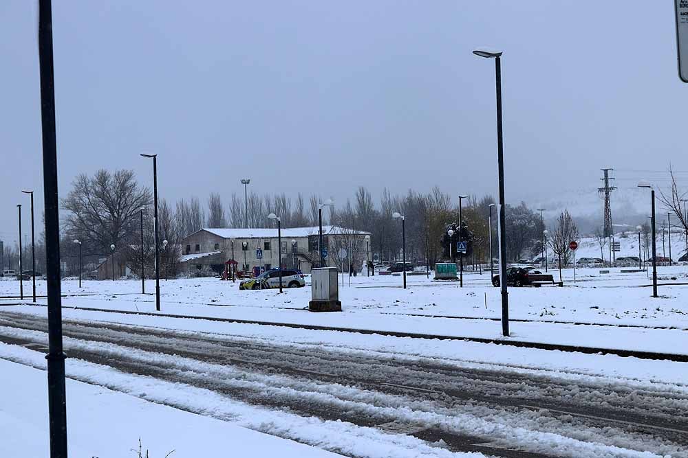 Fotos: La nieve también cubre Gamonal y Fuentecillas
