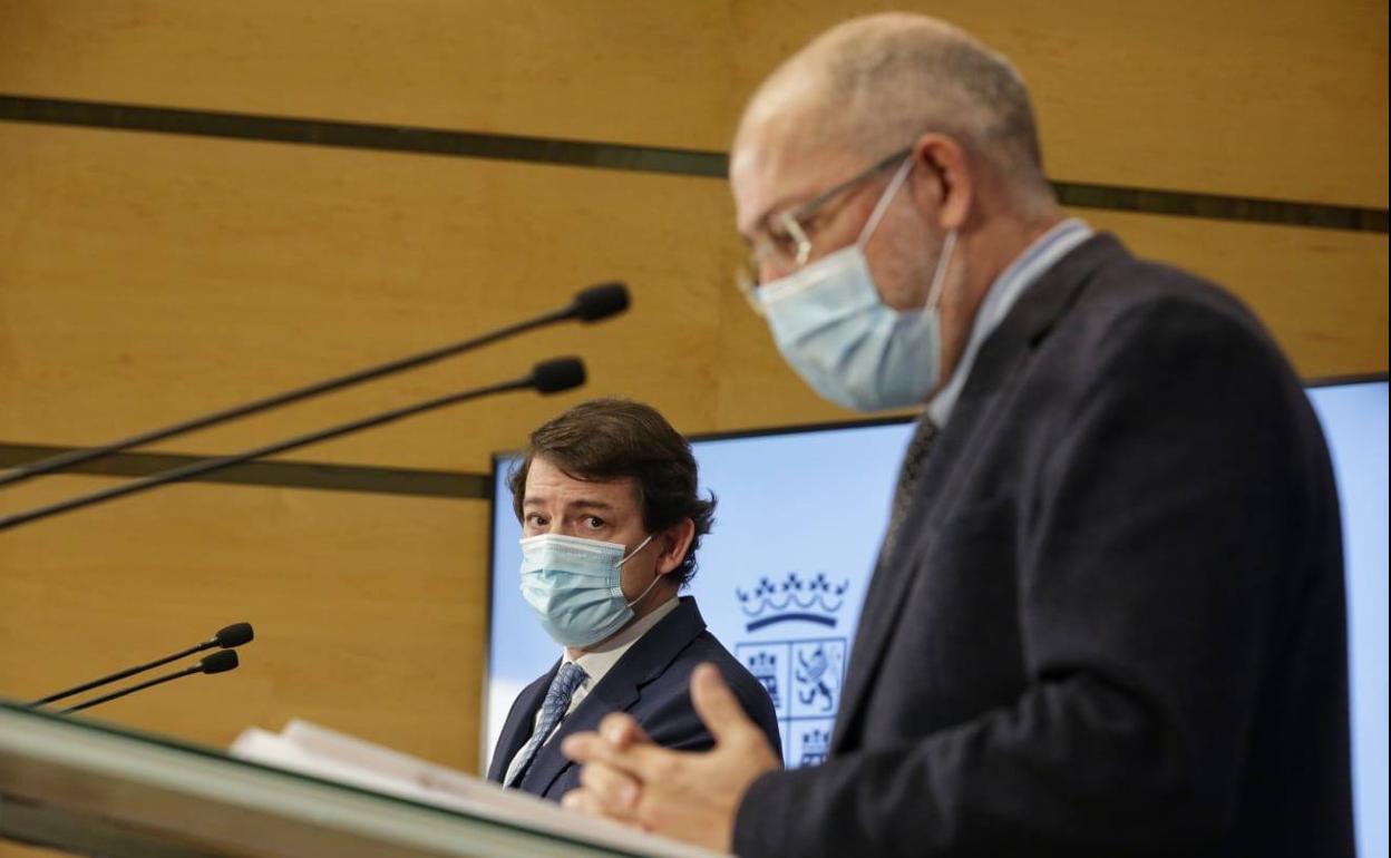 Francisco Igea y Alfonso Fernández Mañueco, durante la rueda de prensa.