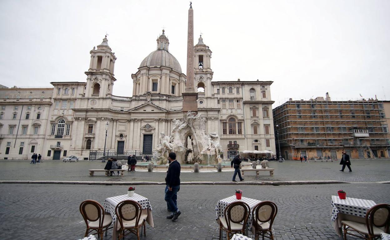 La plaza Navona de Roma, vacía de turistas por el coronavirus.