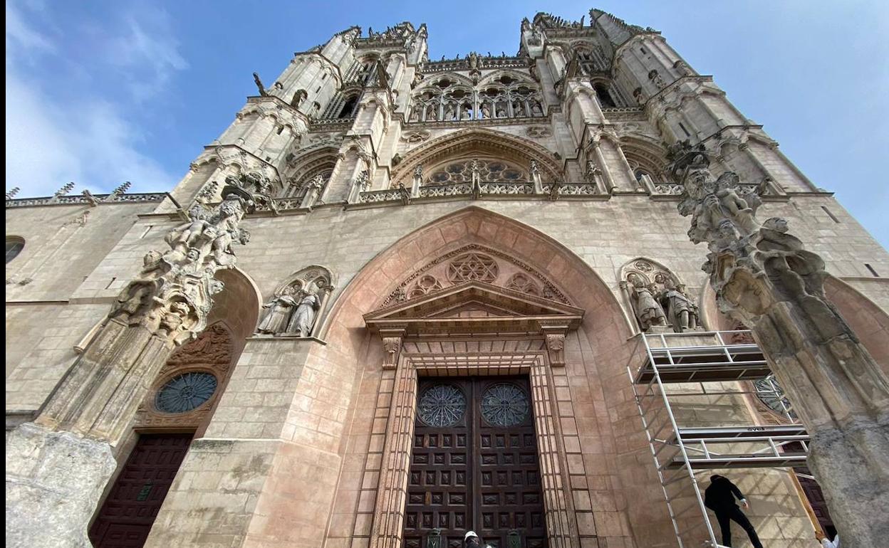 Imagen actual de las puertas de la Catedral de Burgos.