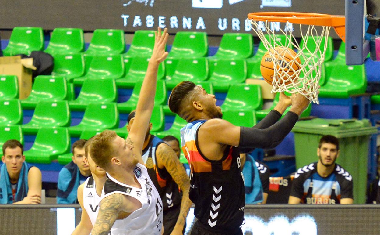 Jasiel Rivero lideró al San Pablo en la victoria frente al Riga en la ida. 