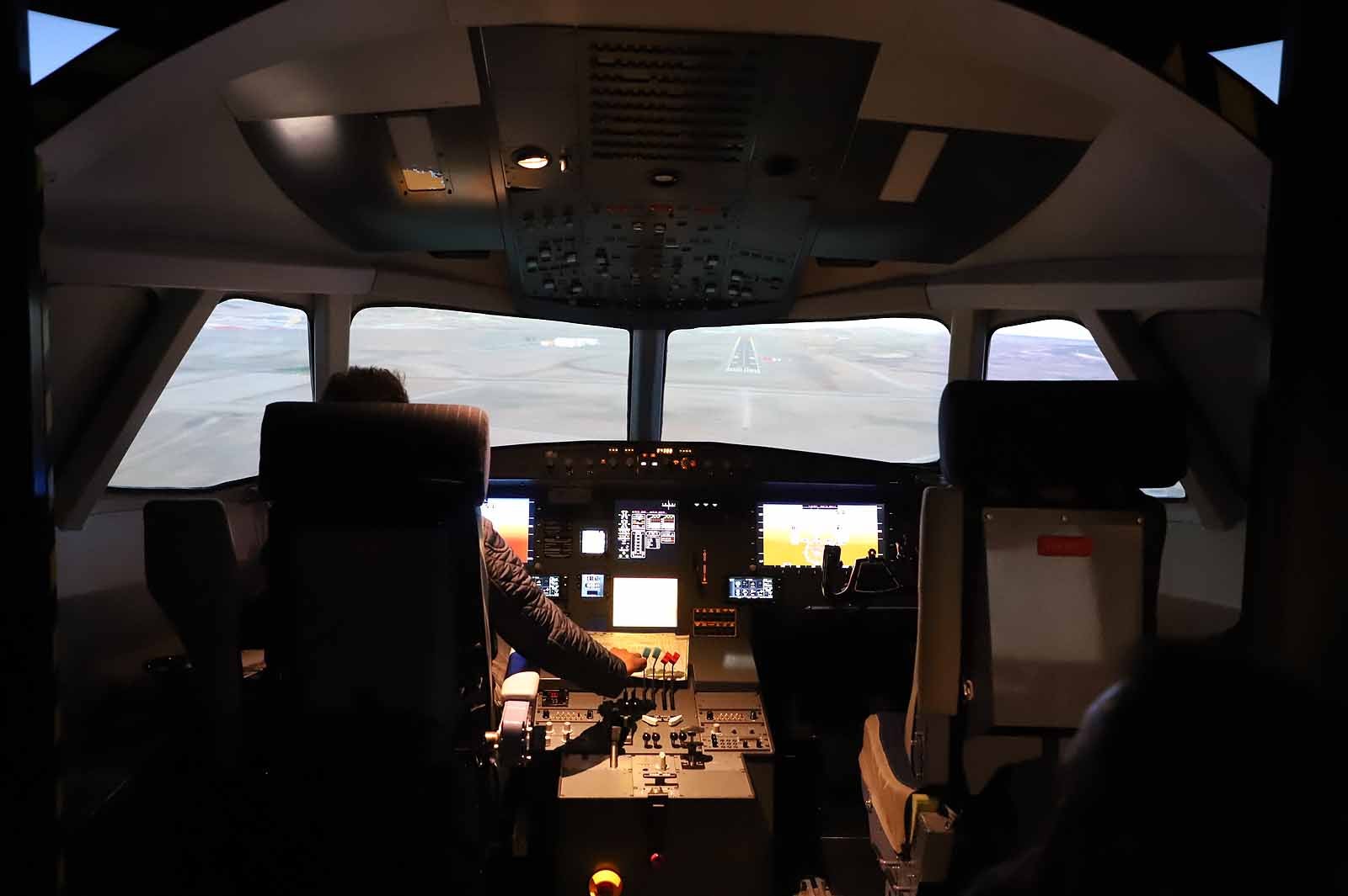 230 jóvenes se forman en Burgos para ser pilotos en un fututo.